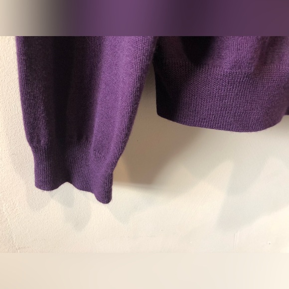 Bloomingdale’s - The Men’s Store - V-Neck Merino Sweater - L - Picture 4 of 9